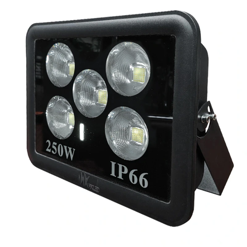 Đèn pha bãi đỗ xe 250W giảm tiêu thụ điện – PTC